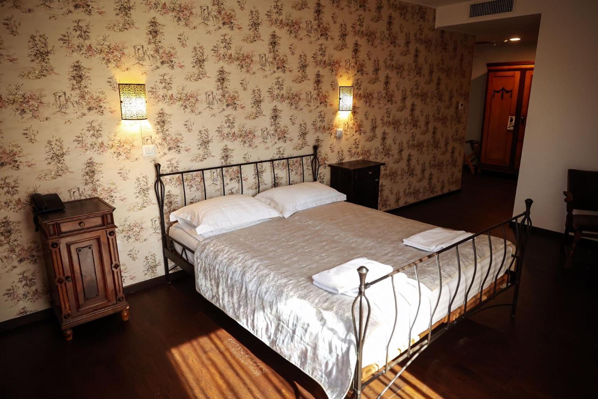 Senator Hotel Ghiroda