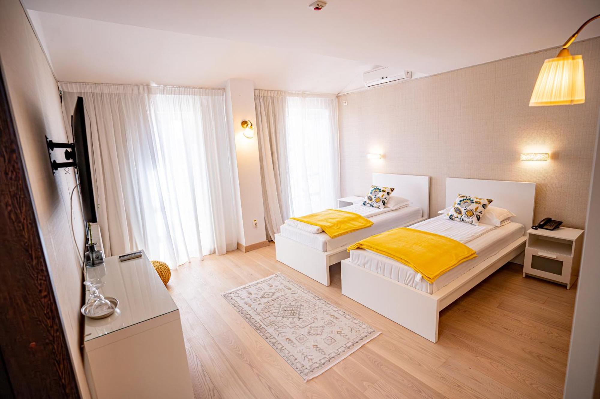 Senator Hotel 3*